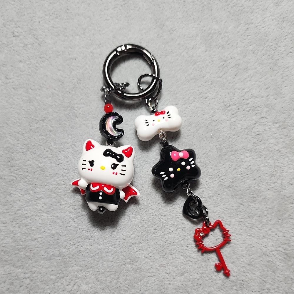 ❌️SOLD❌️ Cute Hand-paint Hello Kitty Keychain with Charms